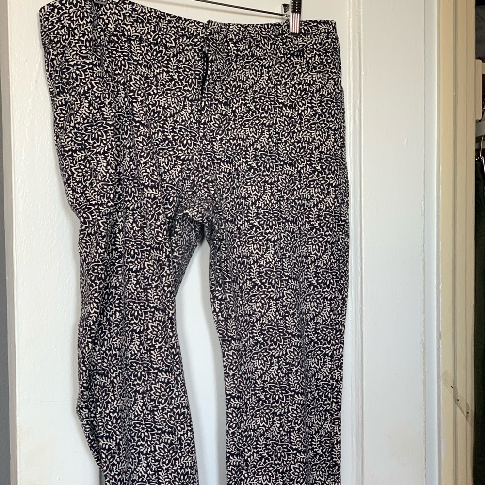 Slim floral crop pants